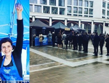 Η Κρητικιά που έκανε όλο το Λονδίνο να περιμένει στην ουρά για σουβλάκι (φώτο)